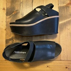 Antelope Wedges LIKE NEW